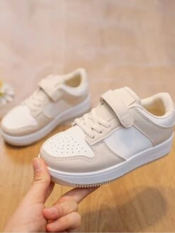 Sneakers In Beige/ Creme